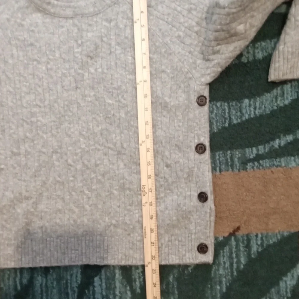 J. Crew Wool Blend Heather Gray Cable Knit Sweater With Side Buttons Sz Small